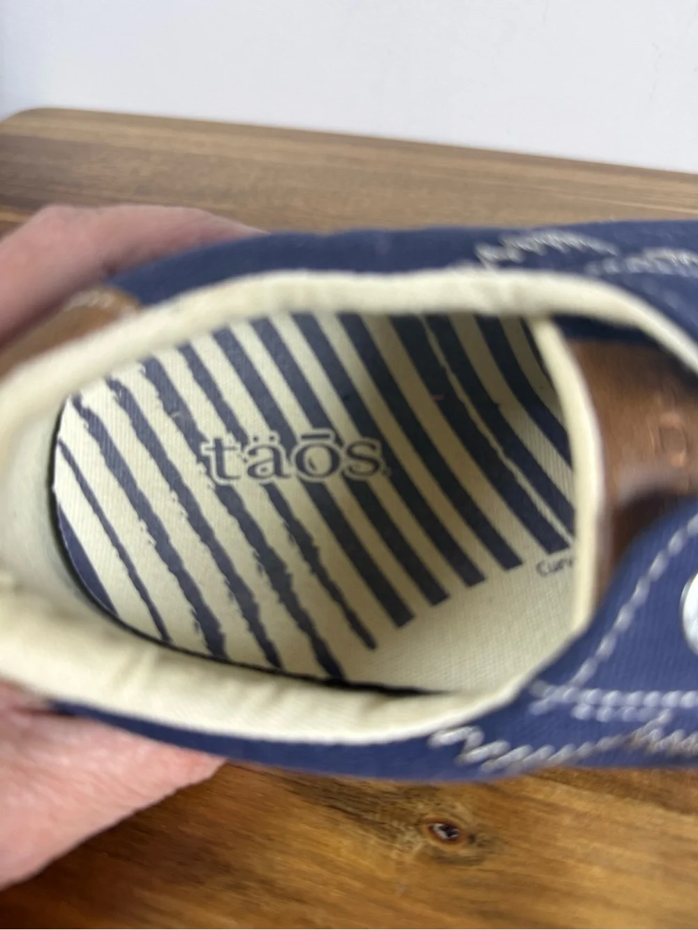 Taos Star Burst Dark Blue Canvas Lace Up Sneakers Size 8